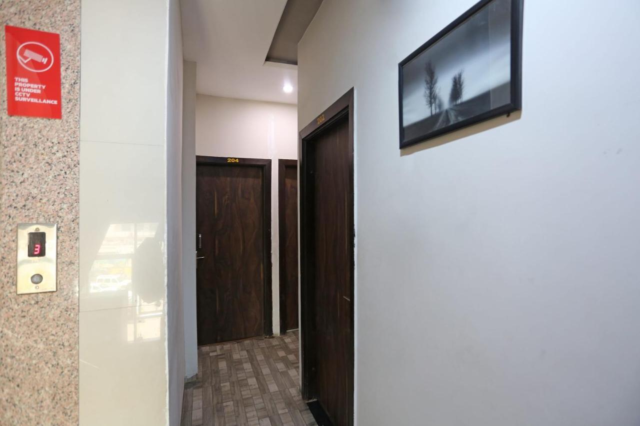 Oyo 6325 Hotel Kiran Rāipur Zewnętrze zdjęcie